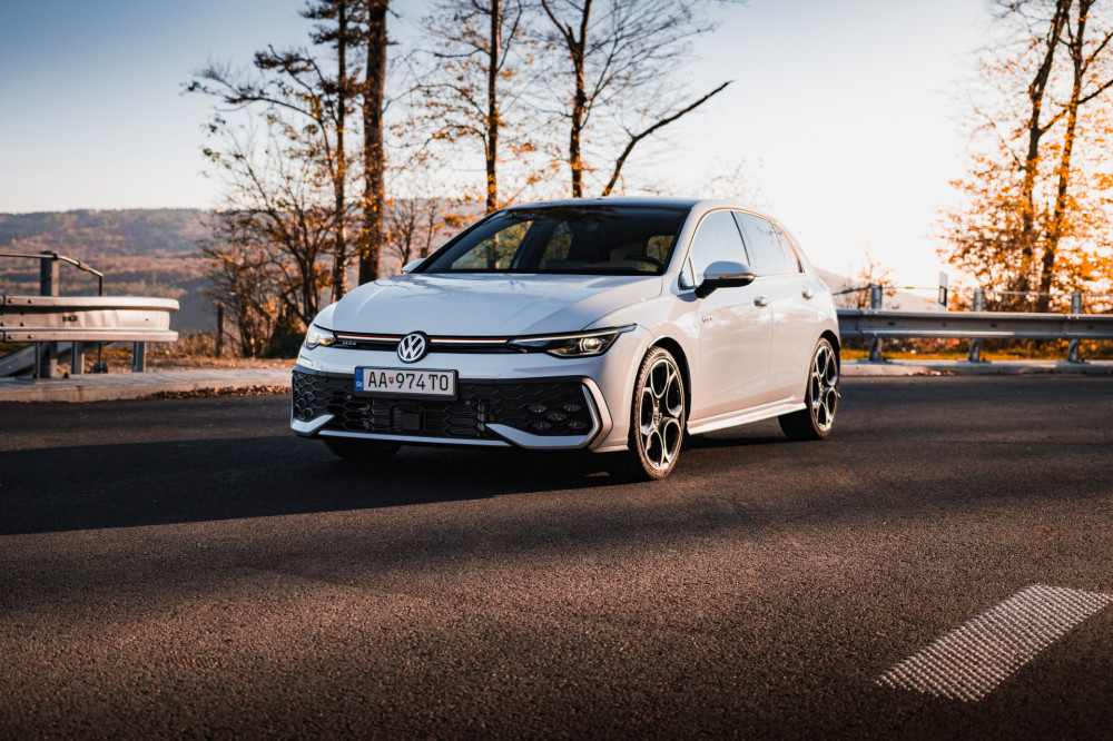 Volkswagen Golf GTI 2024
